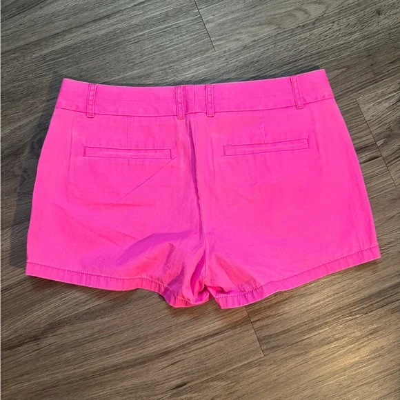 J.Crew Pink Chino Shorts
Women's Size 6 - Broken-In Cotton - Picture 2 of 3